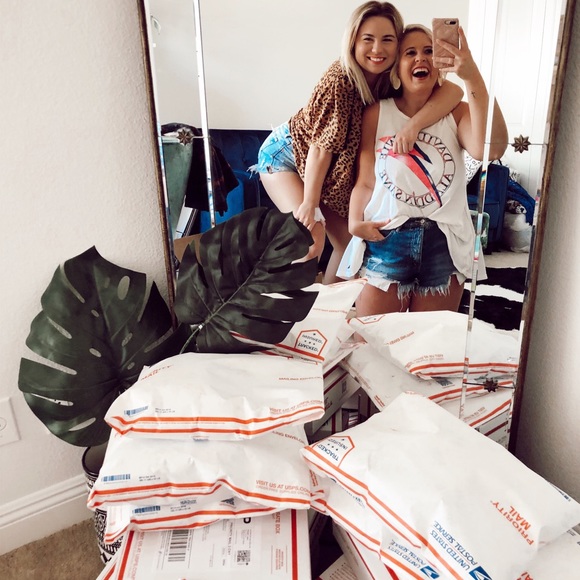 Instagram: Haleys_Hanger 📸 - Picture 7 of 8